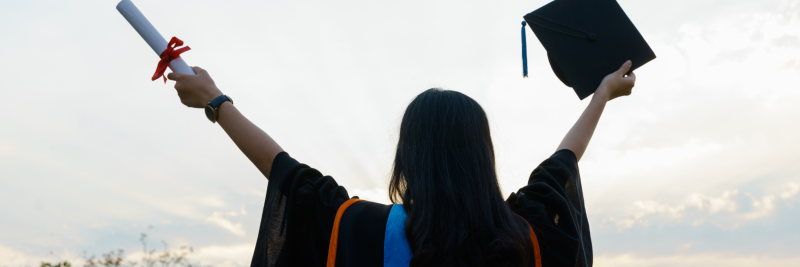 quà tốt nghiệp đại học cho nữ